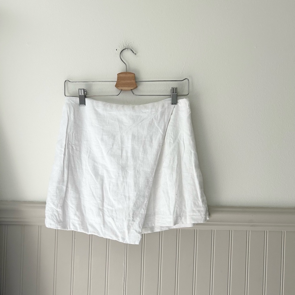 Abercrombie & Fitch White Mini Skort